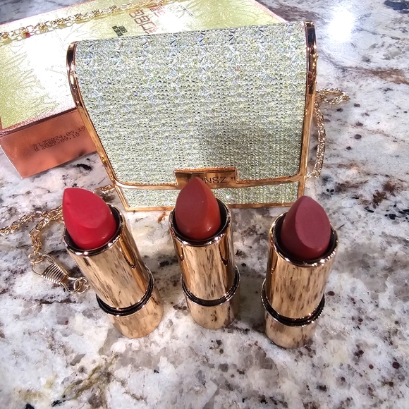 Linnsz Other - Lipstick and jeweled purse holder NWT